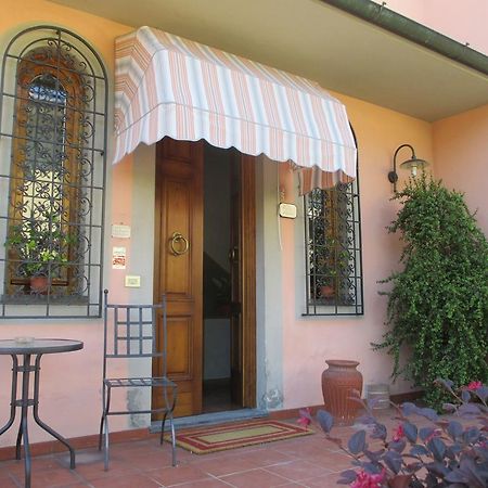 Affittacamere Villa Delia Lucca Exteriör bild