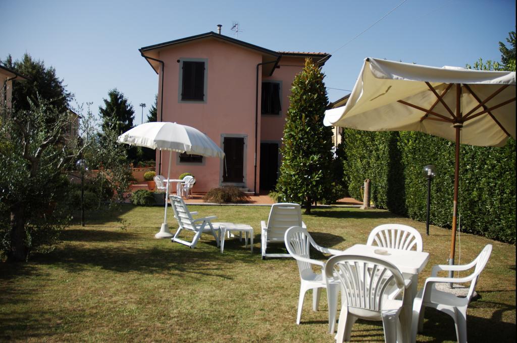 Affittacamere Villa Delia Lucca Exteriör bild