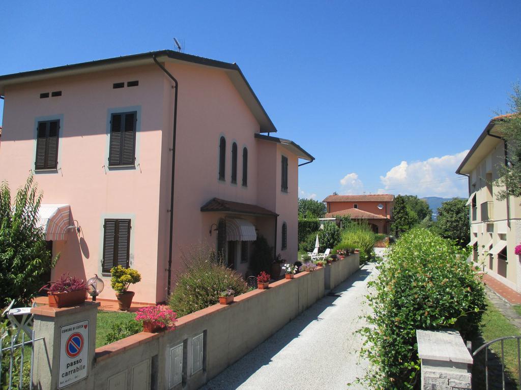 Affittacamere Villa Delia Lucca Exteriör bild